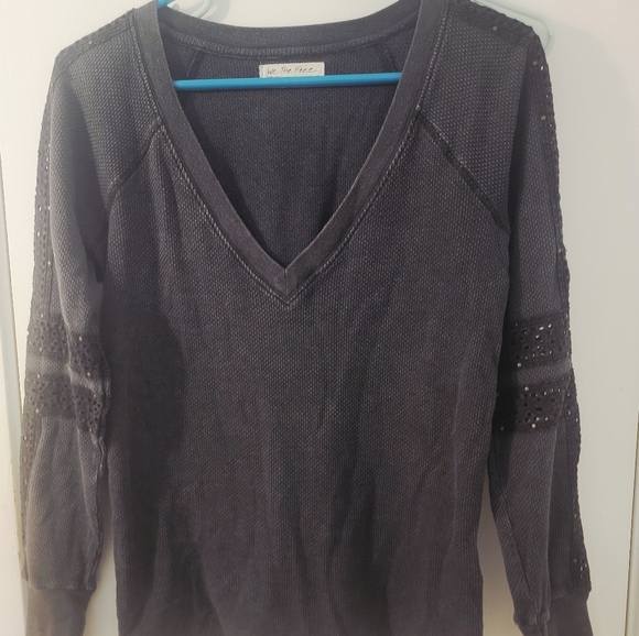 Free People We The Free Navy Long Sleeve Mila Top Size XS Like New - Picture 2 of 5